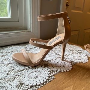 Steve Madden Nude Heels